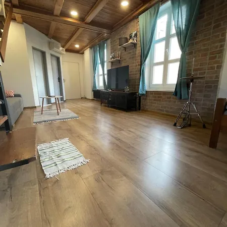 Varady's Large With Private Parking Kassa