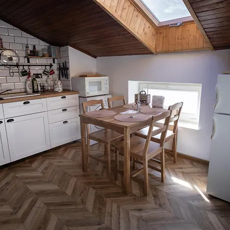 Varady's Large With Private Parking Apartmán Košice