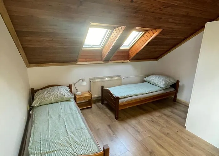 Varady's Large With Private Parking Appartamento *