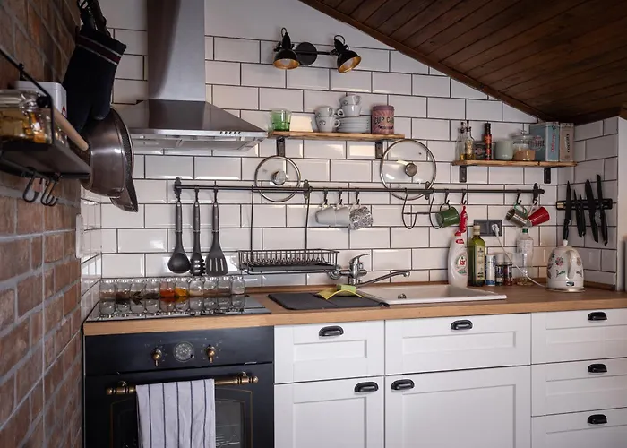 Varady's Large With Private Parking קושיצה